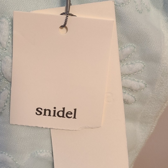 Snidel - Picture 5 of 5